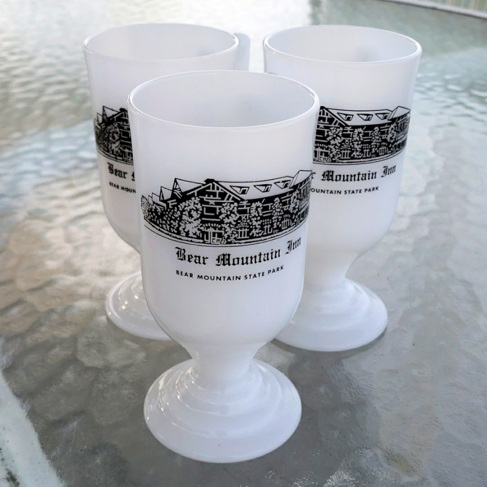 Vintage Mugs (3) Bear Mountain Inn State Park White Milk Glass 3Pieces